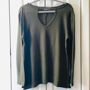 $3/25 green choker long sleeved light knit shirt